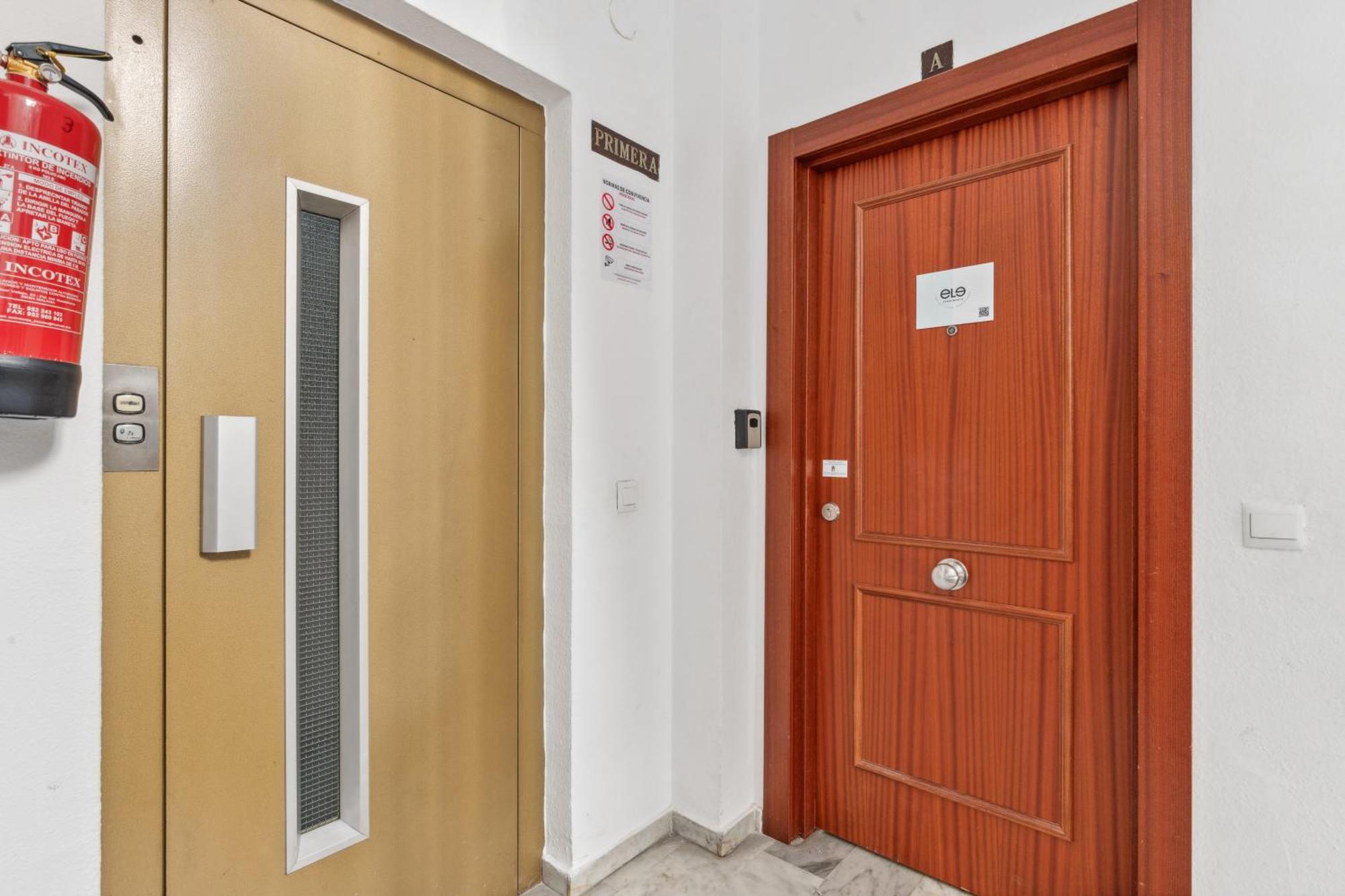 Epidemia & Quite Bedrooms By Ele Apartments Málaga Eksteriør billede